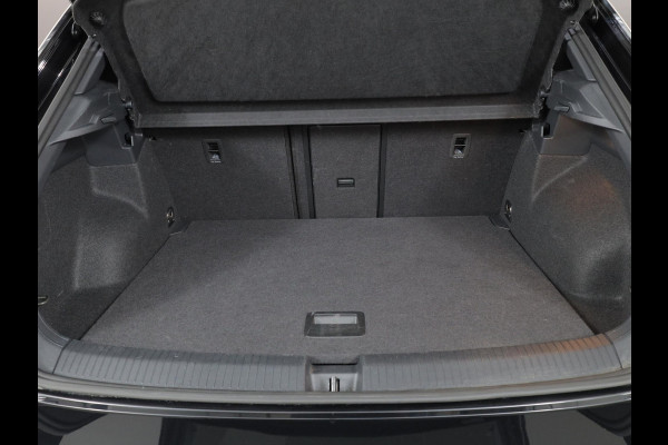 Volkswagen T-Roc 1.5 TSI R-Line 150 PK DSG | Navigatie | Trekhaak afneembaar | ErgoActive Stoel Pakket | Parkeercamera |