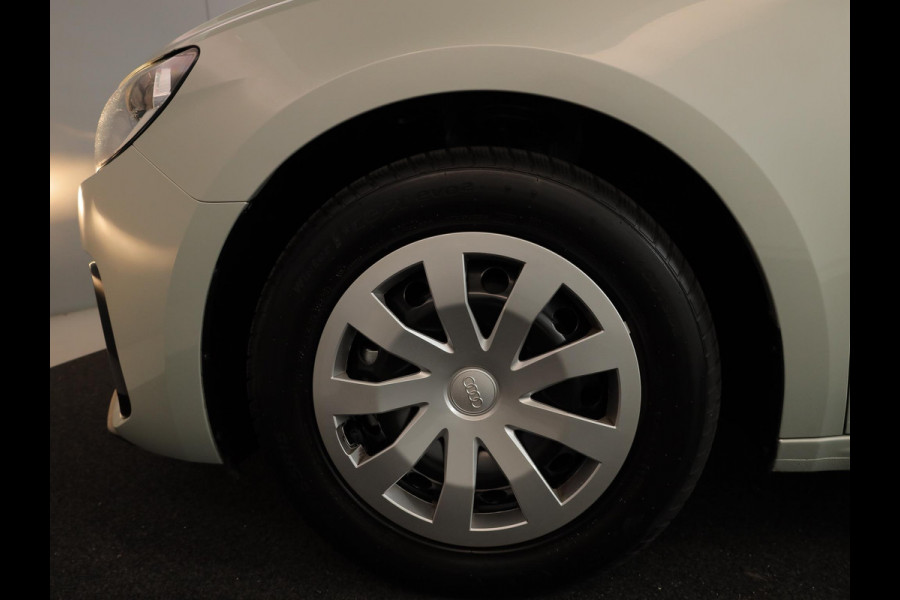 Audi A1 Sportback 30 TFSI Advanced edition 116pk AUT|  Sportstoelen | Navigatie via App | Climatronic | Verwarmbare voorstoelen | Gratis winterset