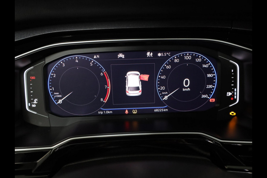 Volkswagen Polo 1.0 TSI Highline Business R 95 pk | Navigatie | Parkeersensoren | Autom. airco | Adaptieve cruise control | Voll. digitaal instrumentenpaneel |