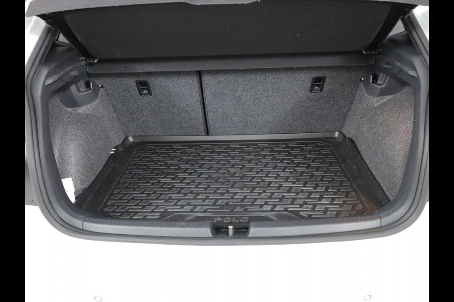 Volkswagen Polo 1.0 TSI Highline Business R 95 pk | Navigatie | Parkeersensoren | Autom. airco | Adaptieve cruise control | Voll. digitaal instrumentenpaneel |