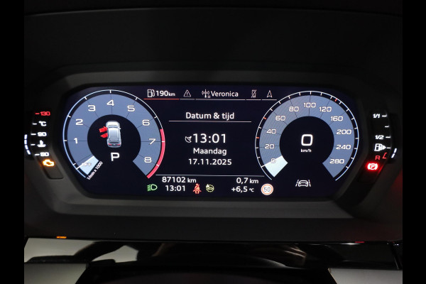 Audi A3 Sportback 30 TFSI S edition 110 pk S-tronic | Navigatie | Panoramadak | Parkeersensoren (Park assist) | S-Line |