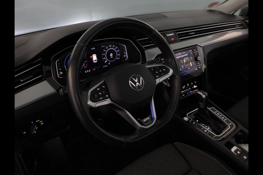 Volkswagen Passat Variant 1.4 TSI PHEV GTE Business 218 pk Automaat (DSG) | Navigatie | Panoramadak | Parkeersensoren (Park assist) | Rondomzicht camera | Stoelverwarming v/a |