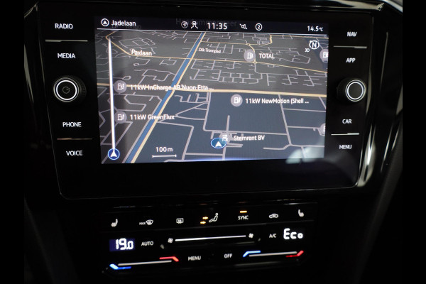 Volkswagen Passat Variant 1.4 TSI PHEV GTE Business 218 pk Automaat (DSG) | Navigatie | Panoramadak | Parkeersensoren (Park assist) | Rondomzicht camera | Stoelverwarming v/a |