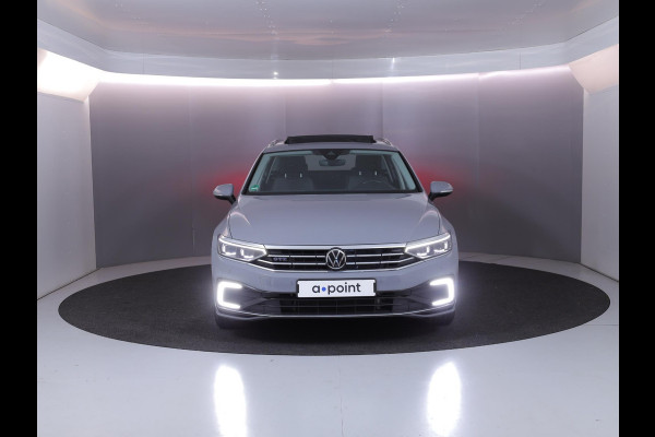 Volkswagen Passat Variant 1.4 TSI PHEV GTE Business 218 pk Automaat (DSG) | Navigatie | Panoramadak | Parkeersensoren (Park assist) | Rondomzicht camera | Stoelverwarming v/a |