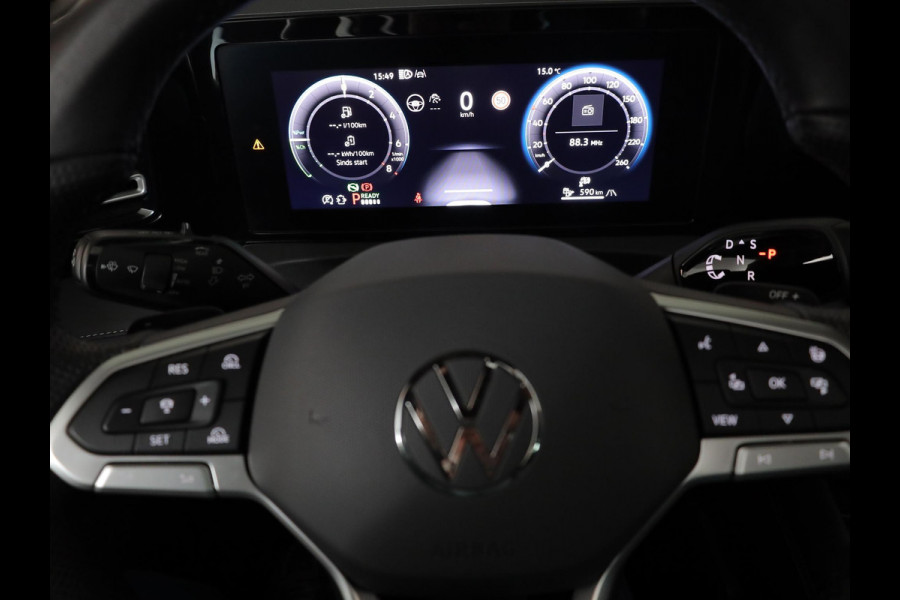 Volkswagen Tiguan 1.5 eHybrid R-Line Edition 272 pk Automaat (DSG) | Verlengde garantie | Navigatie | Panoramadak | Parkeersensoren (Park assist) | Rondomzicht camera | Stoelverwarming v/a | R-Line |