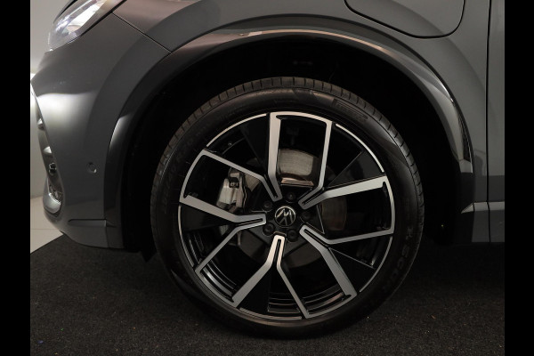 Volkswagen Tiguan 1.5 eHybrid R-Line Edition 272 pk Automaat (DSG) | Verlengde garantie | Navigatie | Panoramadak | Parkeersensoren (Park assist) | Rondomzicht camera | Stoelverwarming v/a | R-Line |