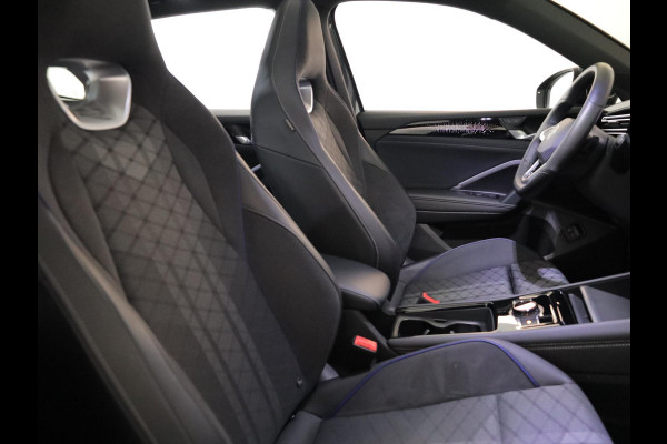 Volkswagen Tiguan 1.5 eHybrid R-Line Edition 272 pk Automaat (DSG) | Verlengde garantie | Navigatie | Panoramadak | Parkeersensoren (Park assist) | Rondomzicht camera | Stoelverwarming v/a | R-Line |