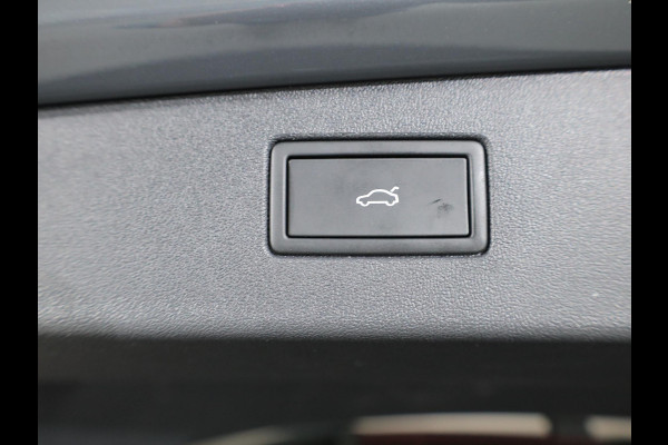 Volkswagen Tiguan 1.5 eHybrid R-Line Edition 272 pk Automaat (DSG) | Verlengde garantie | Navigatie | Panoramadak | Parkeersensoren (Park assist) | Rondomzicht camera | Stoelverwarming v/a | R-Line |