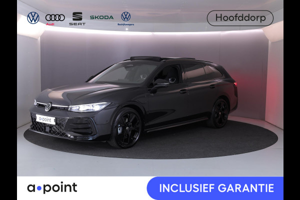 Volkswagen Passat Variant 1.5 eHybrid R-Line Edition 272 pk Automaat (DSG) | Verlengde garantie | Navigatie | Panoramadak | Trekhaak (wegklapbaar) | Parkeersensoren (Park assist) | Rondomzicht camera | Stoelverwarming v/a | R-Line |