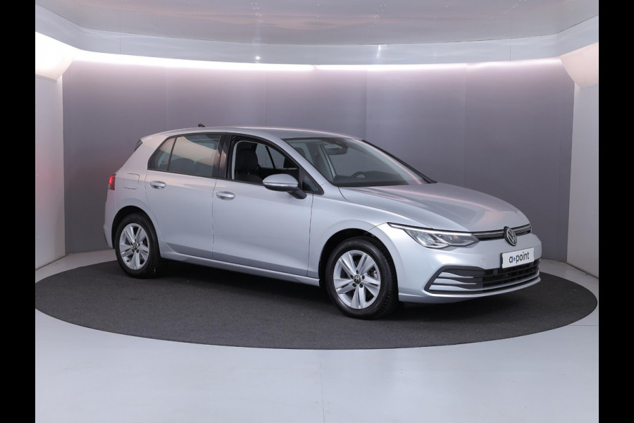 Volkswagen Golf 1.0 eTSI Life 110pk DSG | Camera| Navi| LM-velgen| Park-sensors| Keyless start