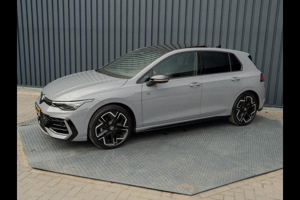 Volkswagen Golf 1.5 eTSI R-Line Edition | Panodak | IQ Light | Trekhaak wegkl. | Harman/Kardon | Head Up | Prijs Rijklaar!!