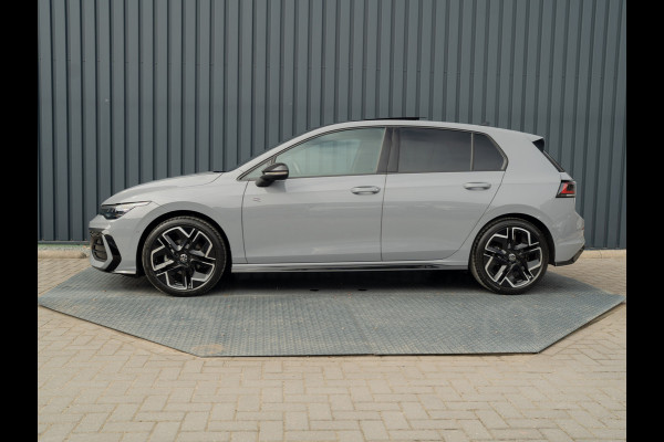 Volkswagen Golf 1.5 eTSI R-Line Edition | Panodak | IQ Light | Trekhaak wegkl. | Harman/Kardon | Head Up | Prijs Rijklaar!!