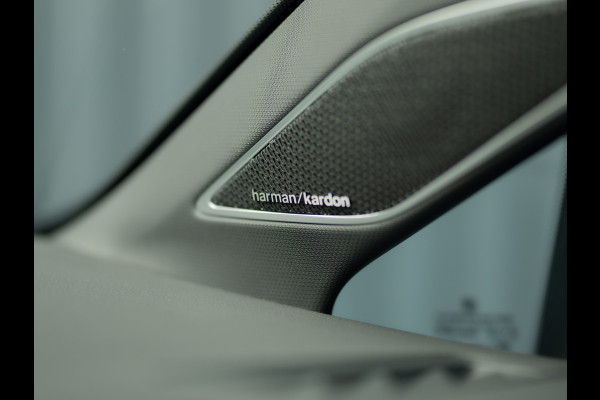 Volkswagen Golf 1.5 eTSI R-Line Edition | Panodak | IQ Light | Trekhaak wegkl. | Harman/Kardon | Head Up | Prijs Rijklaar!!