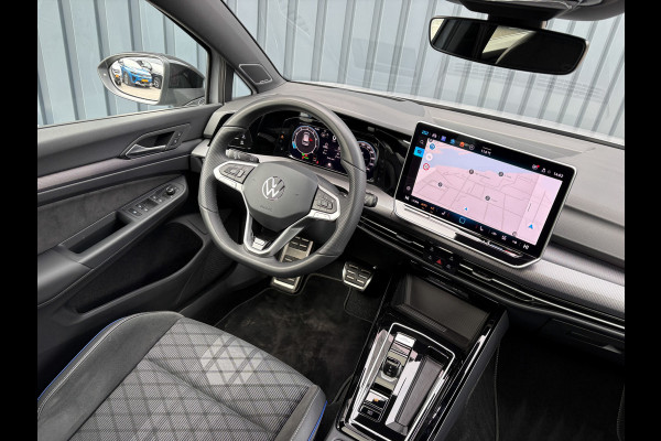 Volkswagen Golf 1.5 eTSI R-Line Edition | Panodak | IQ Light | Trekhaak wegkl. | Harman/Kardon | Head Up | Prijs Rijklaar!!