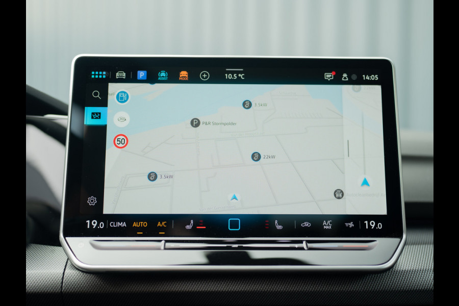 Volkswagen Golf 1.5 eTSI R-Line Edition | Panodak | IQ Light | Trekhaak wegkl. | Harman/Kardon | Head Up | Prijs Rijklaar!!