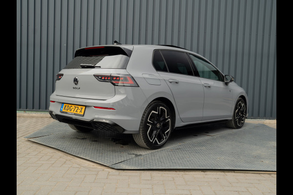Volkswagen Golf 1.5 eTSI R-Line Edition | Panodak | IQ Light | Trekhaak wegkl. | Harman/Kardon | Head Up | Prijs Rijklaar!!