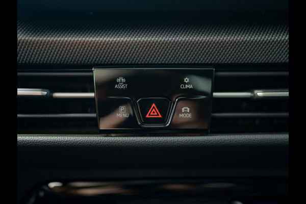 Volkswagen Golf 1.5 eTSI R-Line Edition | Panodak | IQ Light | Trekhaak wegkl. | Harman/Kardon | Head Up | Prijs Rijklaar!!