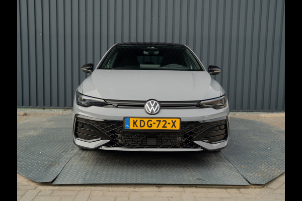 Volkswagen Golf 1.5 eTSI R-Line Edition | Panodak | IQ Light | Trekhaak wegkl. | Harman/Kardon | Head Up | Prijs Rijklaar!!