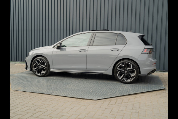 Volkswagen Golf 1.5 eTSI R-Line Edition | Panodak | IQ Light | Trekhaak wegkl. | Harman/Kardon | Head Up | Prijs Rijklaar!!