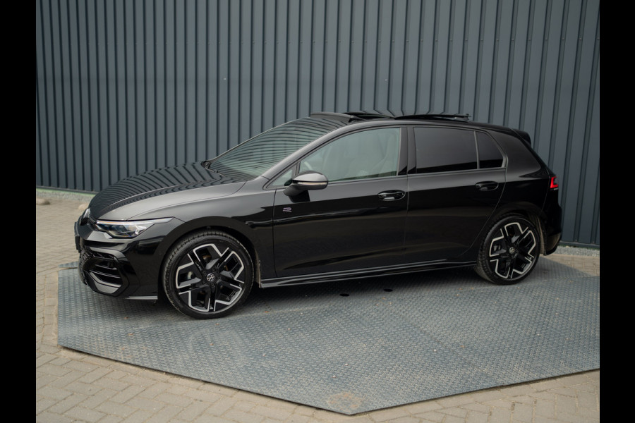 Volkswagen Golf 1.5 eTSI R-Line Edition | Panodak | IQ Light | Trekhaak wegkl. | Harman/Kardon | Head Up | Prijs Rijklaar!!