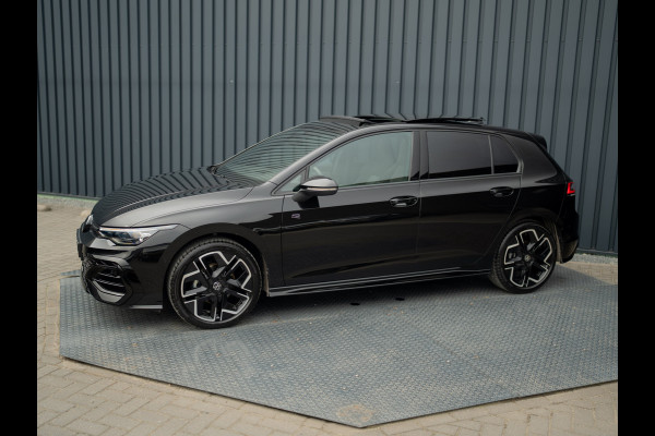 Volkswagen Golf 1.5 eTSI R-Line Edition | Panodak | IQ Light | Trekhaak wegkl. | Harman/Kardon | Head Up | Prijs Rijklaar!!