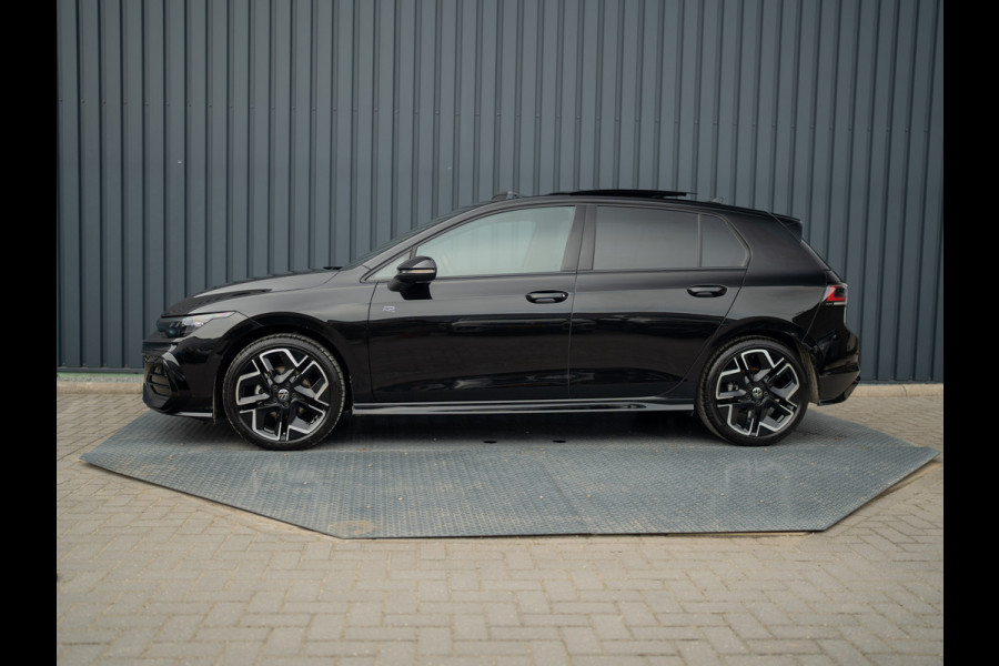 Volkswagen Golf 1.5 eTSI R-Line Edition | Panodak | IQ Light | Trekhaak wegkl. | Harman/Kardon | Head Up | Prijs Rijklaar!!