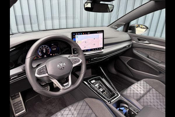 Volkswagen Golf 1.5 eTSI R-Line Edition | Panodak | IQ Light | Trekhaak wegkl. | Harman/Kardon | Head Up | Prijs Rijklaar!!
