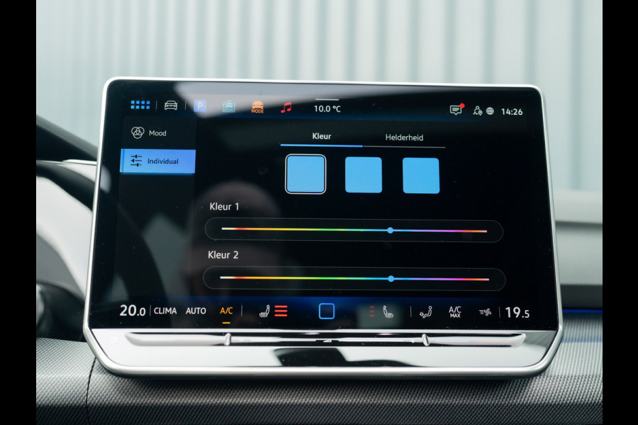 Volkswagen Golf 1.5 eTSI R-Line Edition | Panodak | IQ Light | Trekhaak wegkl. | Harman/Kardon | Head Up | Prijs Rijklaar!!