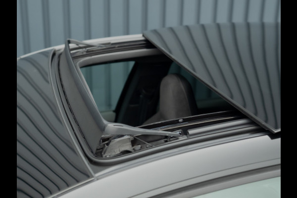 Volkswagen Golf 1.5 eTSI R-Line Edition | Panodak | IQ Light | Trekhaak wegkl. | Harman/Kardon | Head Up | Prijs Rijklaar!!