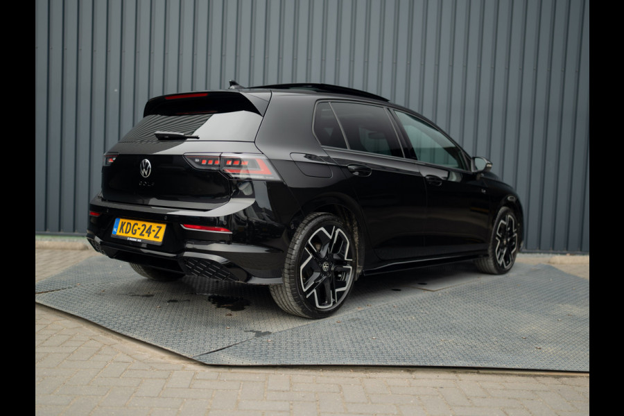 Volkswagen Golf 1.5 eTSI R-Line Edition | Panodak | IQ Light | Trekhaak wegkl. | Harman/Kardon | Head Up | Prijs Rijklaar!!