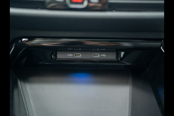 Volkswagen Golf 1.5 eTSI R-Line Edition | Panodak | IQ Light | Trekhaak wegkl. | Harman/Kardon | Head Up | Prijs Rijklaar!!