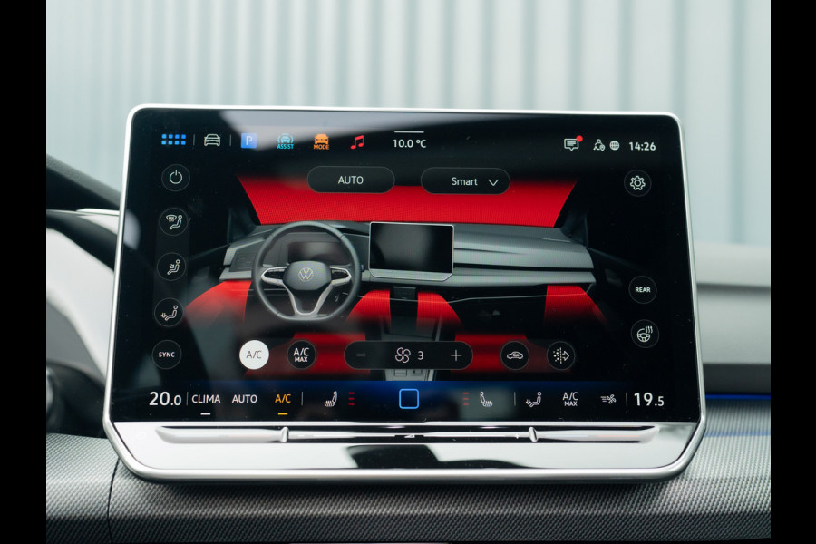 Volkswagen Golf 1.5 eTSI R-Line Edition | Panodak | IQ Light | Trekhaak wegkl. | Harman/Kardon | Head Up | Prijs Rijklaar!!