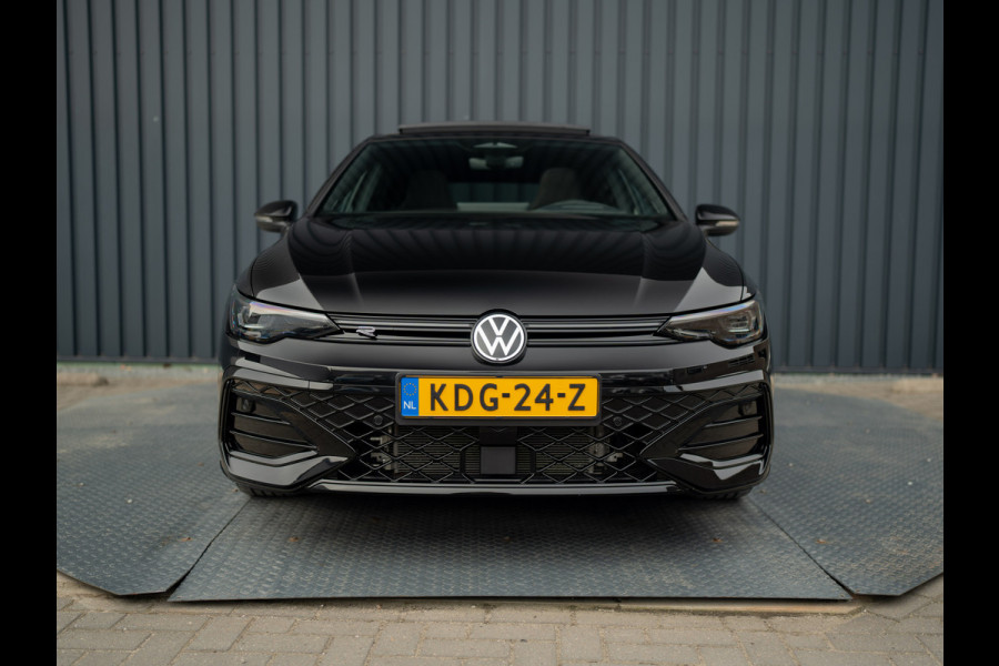 Volkswagen Golf 1.5 eTSI R-Line Edition | Panodak | IQ Light | Trekhaak wegkl. | Harman/Kardon | Head Up | Prijs Rijklaar!!