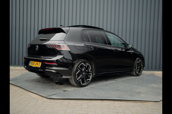 Volkswagen Golf 1.5 eTSI R-Line Edition | Panodak | IQ Light | Trekhaak wegkl. | Harman/Kardon | Head Up | Prijs Rijklaar!!