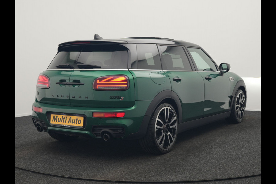 MINI Clubman 2.0 Cooper S John Cooper Works FACELIFT 179pk Dealer O.H | Panodak | Adaptive Cruise | Alcantara JCW Sportstoelen | Head Up | Harman Kardon | 19"L.M | Trekhaak Afn. | Camera | Keyless |