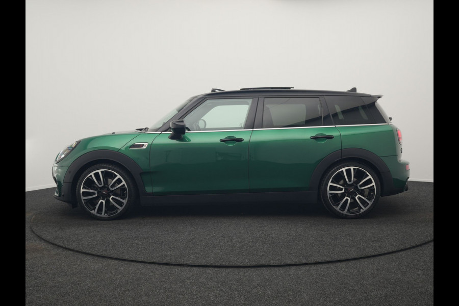 MINI Clubman 2.0 Cooper S John Cooper Works FACELIFT 179pk Dealer O.H | Panodak | Adaptive Cruise | Alcantara JCW Sportstoelen | Head Up | Harman Kardon | 19"L.M | Trekhaak Afn. | Camera | Keyless |