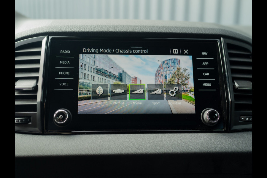 Škoda Karoq 1.5 TSI ACT Sportline Business | Camera | Adapt. Cr. | Stoel & Stuur verw. | Prijs Rijklaar!!