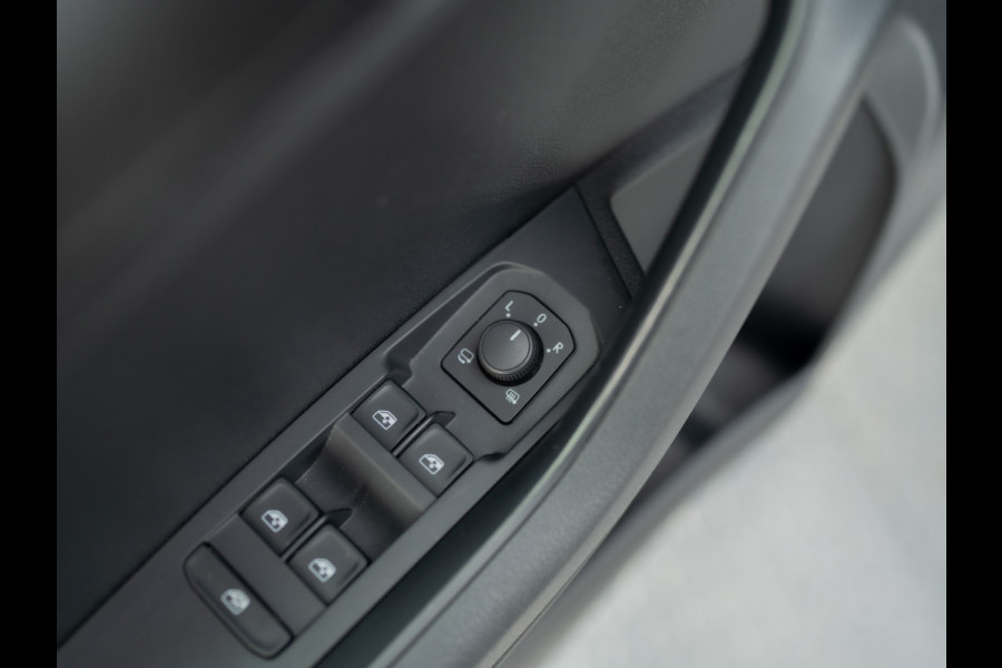 Škoda Karoq 1.5 TSI ACT Sportline Business | Camera | Adapt. Cr. | Stoel & Stuur verw. | Prijs Rijklaar!!