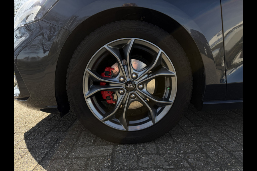 Ford Focus 1.5 ST Line X Business / Automaat / Carplay / Camera / Keyless / Sensoren V+A /