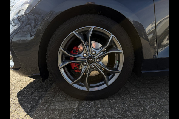 Ford Focus 1.5 ST Line X Business / Automaat / Carplay / Camera / Keyless / Sensoren V+A /