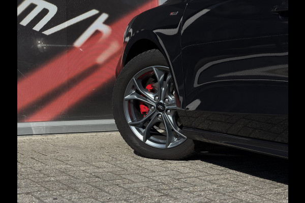 Ford Focus 1.5 ST Line X Business / Automaat / Carplay / Camera / Keyless / Sensoren V+A /