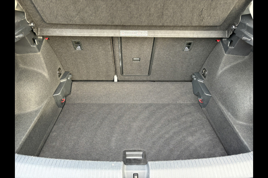 Volkswagen T-Roc 1.5 TSI Active | Stoelverw. | Apple Carplay / Android Auto | Prijs Rijklaar!!