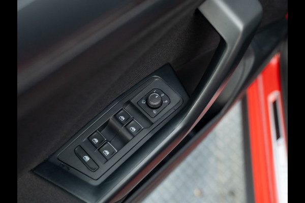 Volkswagen T-Roc 1.5 TSI Active | Stoelverw. | Apple Carplay / Android Auto | Prijs Rijklaar!!