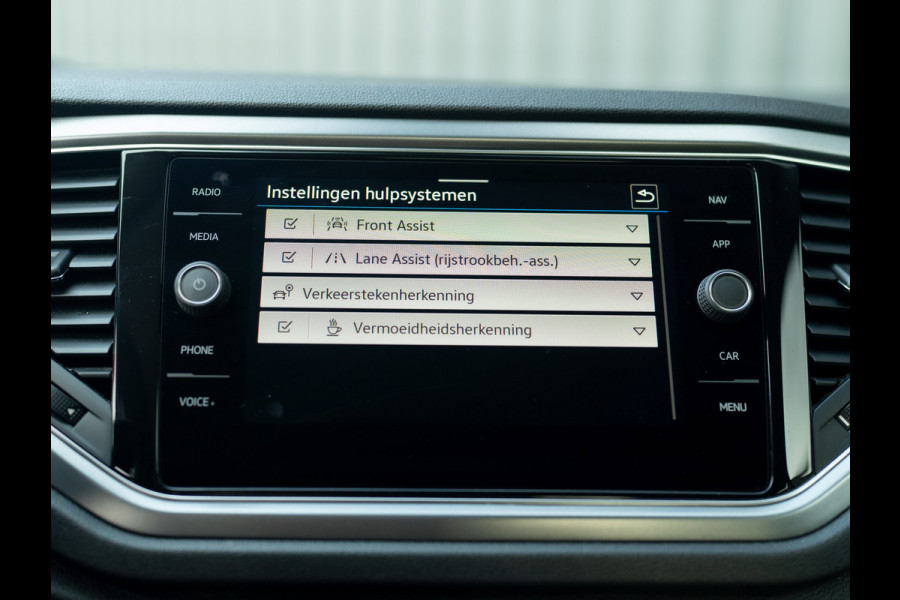 Volkswagen T-Roc 1.5 TSI Active | Stoelverw. | Apple Carplay / Android Auto | Prijs Rijklaar!!