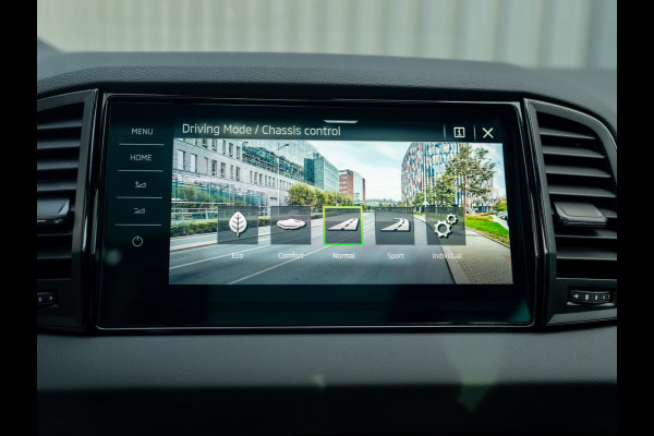 Škoda Karoq 1.5 TSI ACT Sportline Business | Pano | Trekhaak wegkl. | Stoelgeheugen | 360 Camera | Prijs Rijklaar!!