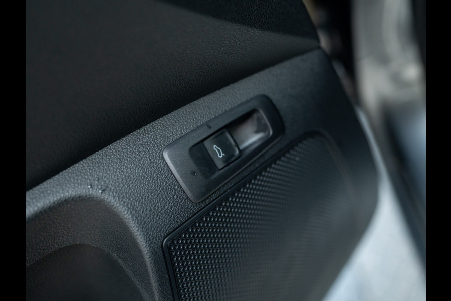 Škoda Karoq 1.5 TSI ACT Sportline Business | Pano | Trekhaak wegkl. | Stoelgeheugen | 360 Camera | Prijs Rijklaar!!