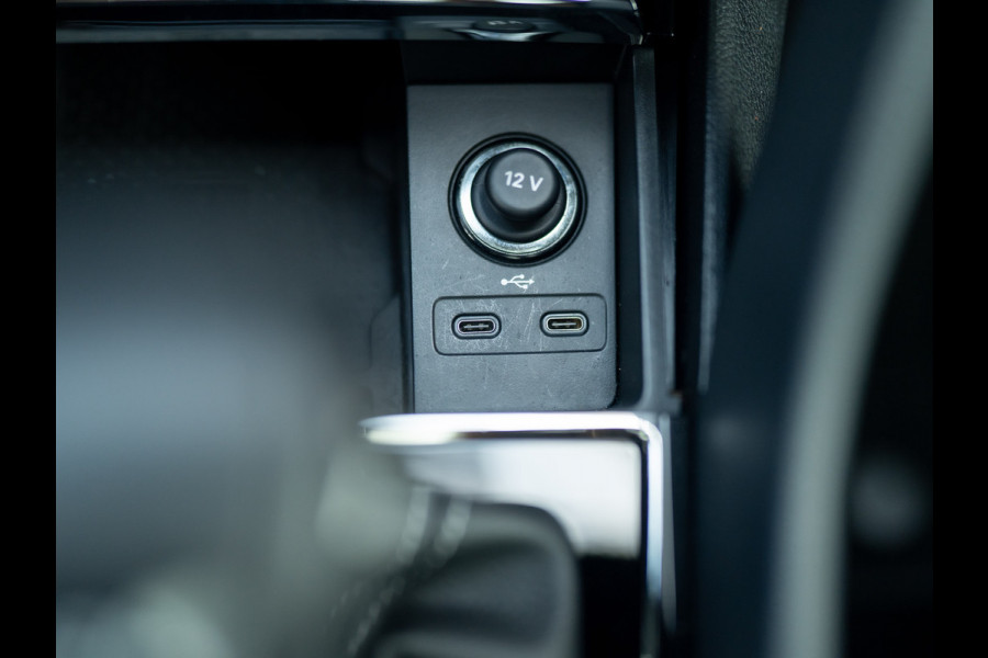 Škoda Karoq 1.5 TSI ACT Sportline Business | Pano | Trekhaak wegkl. | Stoelgeheugen | 360 Camera | Prijs Rijklaar!!