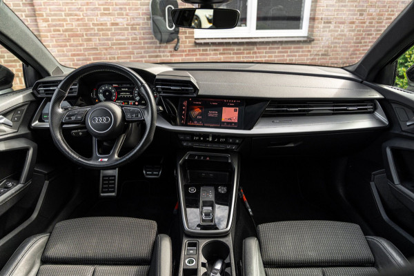 Audi A3 Limousine 30 TFSI S Edition 110 PK Aut. 2x S-Line Pano LED Matrix Trekhaak 17''