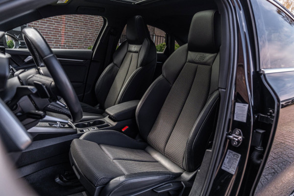 Audi A3 Limousine 30 TFSI S Edition 110 PK Aut. 2x S-Line Pano LED Matrix Trekhaak 17''