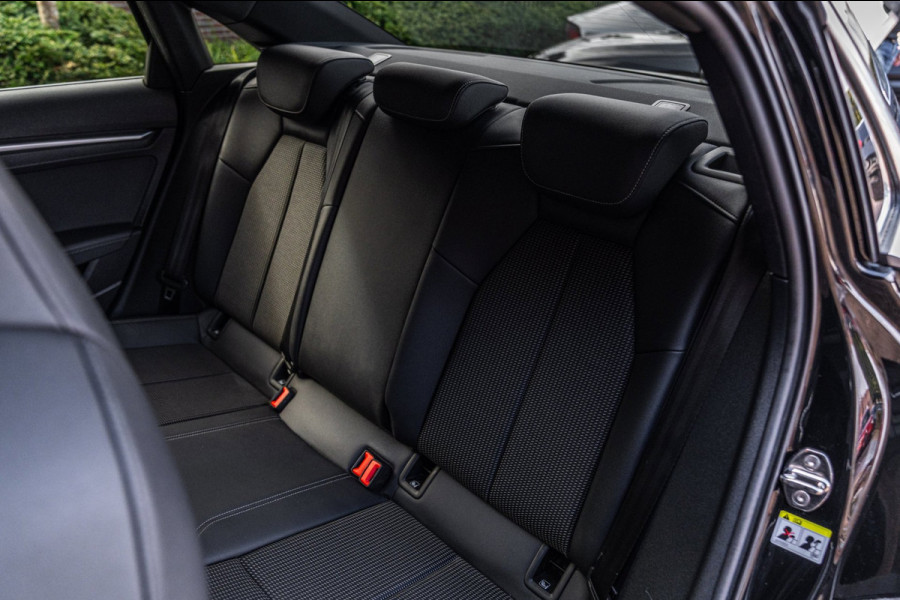 Audi A3 Limousine 30 TFSI S Edition 110 PK Aut. 2x S-Line Pano LED Matrix Trekhaak 17''